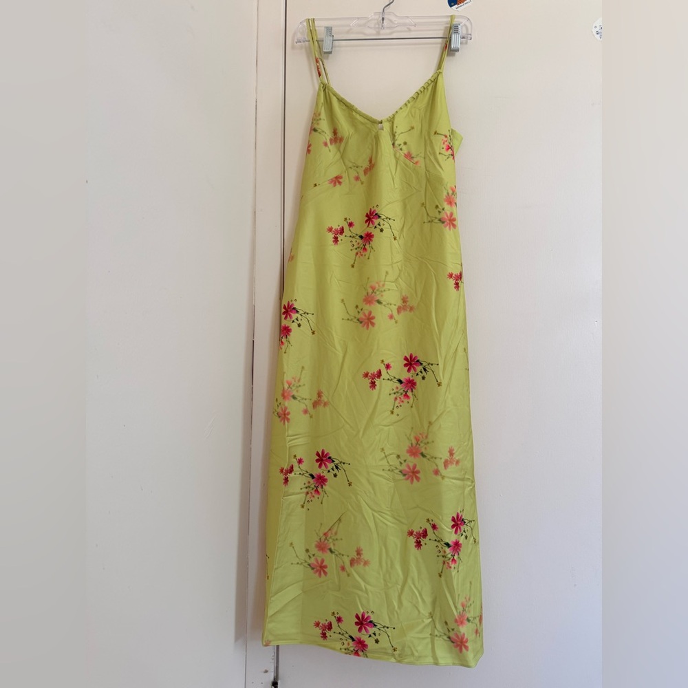 Gorgeous Lime V-Neck Dress - Size 4/6